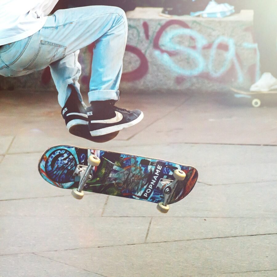 skateboarder-2373728_1920